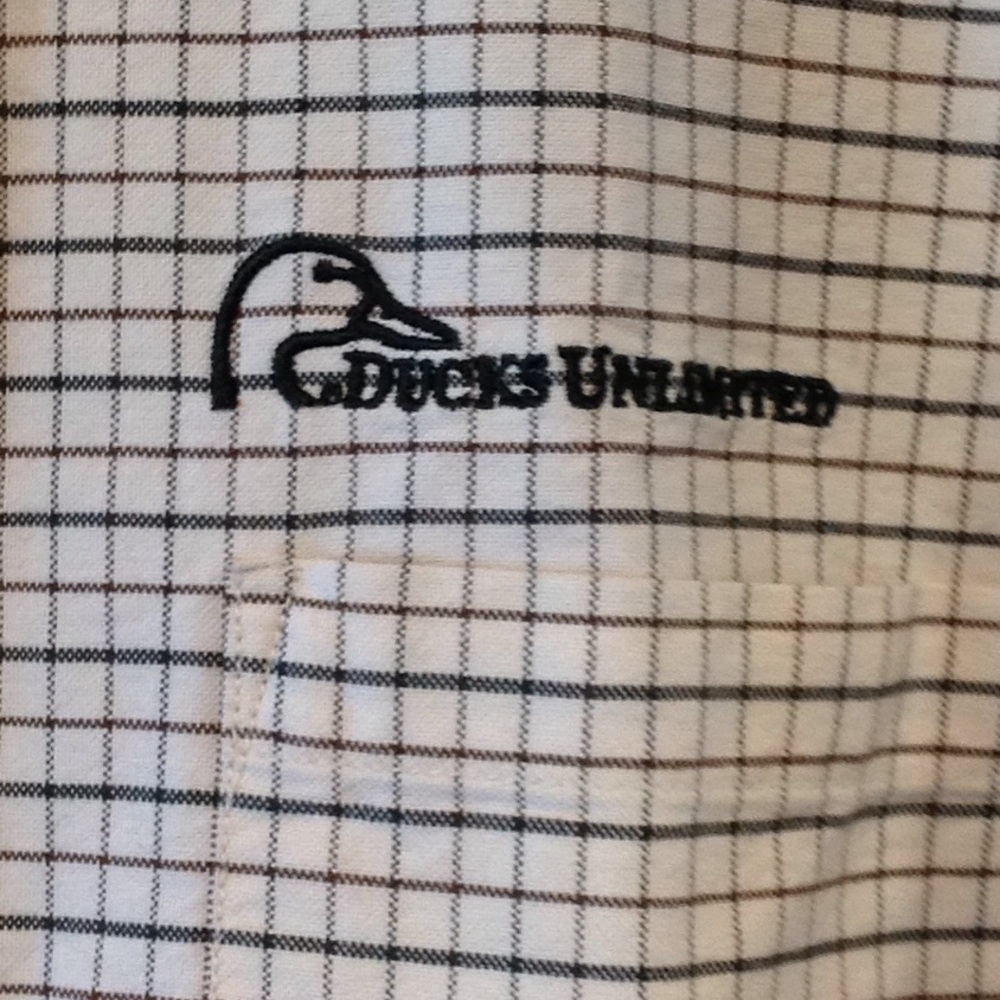 Cream pattern long sleeve button size M